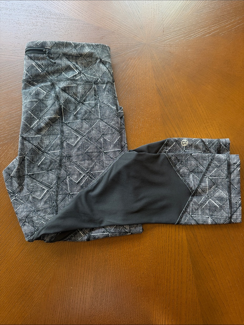 Lululemon Pace Rival Crop (22") Formation Alpine White Black / Black